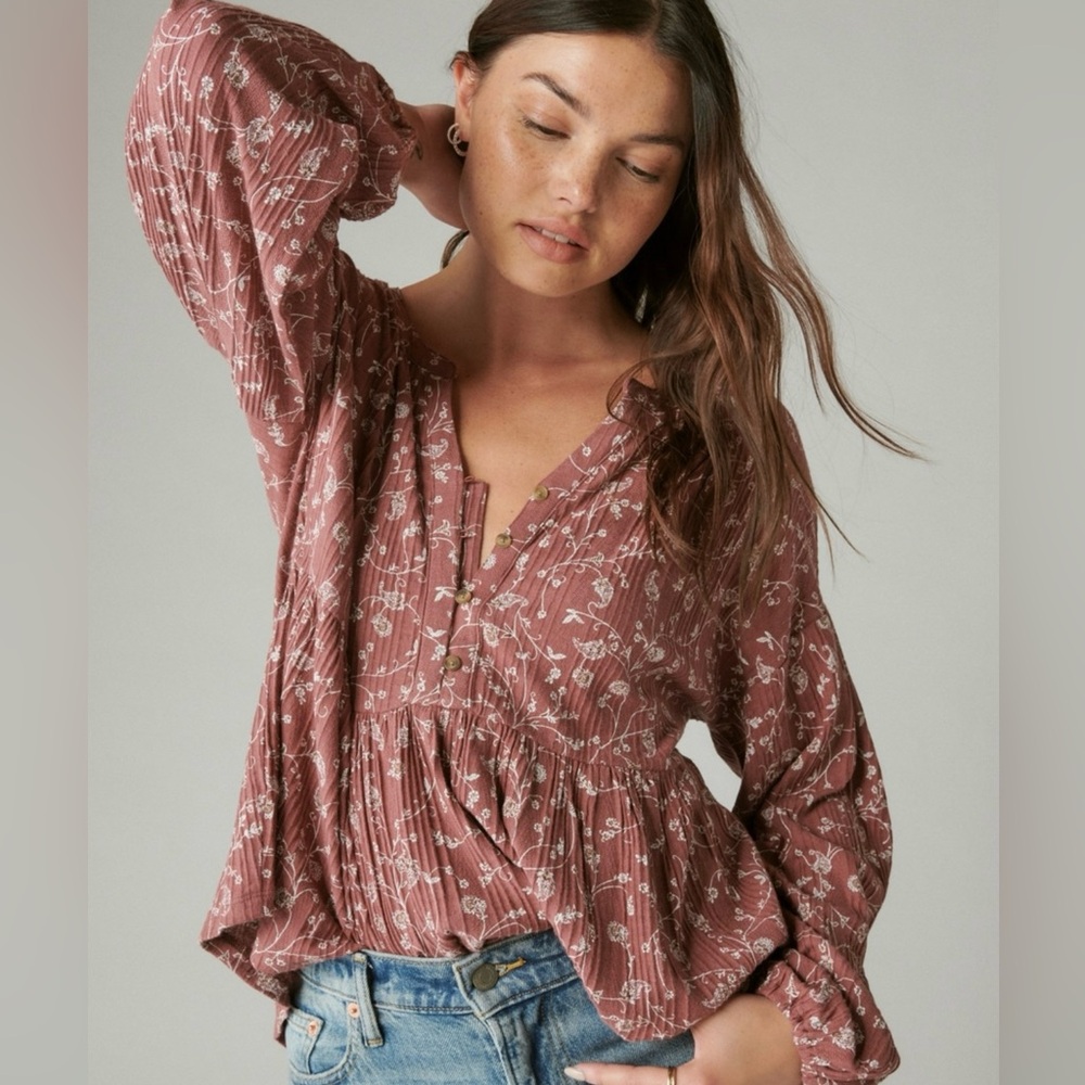 Lucky Brand Feminine Top
